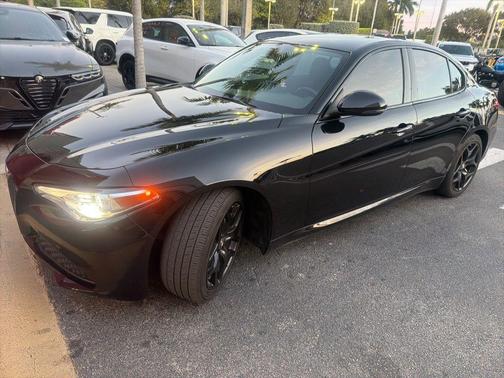 2021 Alfa Romeo Giulia Base