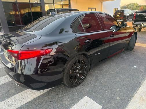 2021 Alfa Romeo Giulia Base