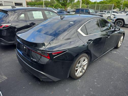 2022 Lexus IS 300 Base