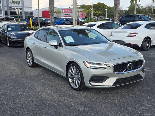 2020 Volvo S60 T5 Momentum