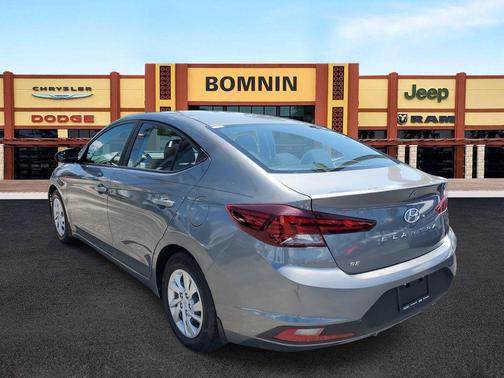 2019 Hyundai ELANTRA SE