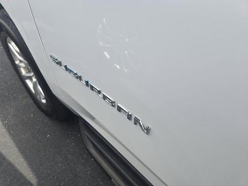 2022 Chevrolet Suburban LS