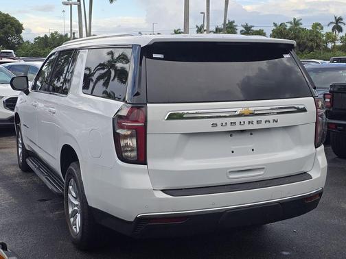 2022 Chevrolet Suburban LS