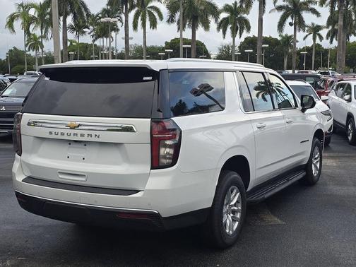 2022 Chevrolet Suburban LS