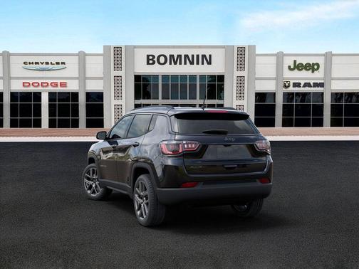 Diamond Black 2026 Jeep Compass Latitude