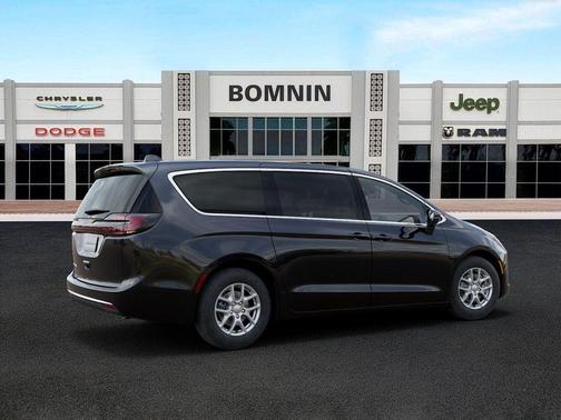 Diamond 2027 Chrysler Pacifica SELECT