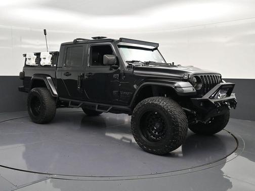 Black Clearcoat 2020 Jeep Gladiator Overland