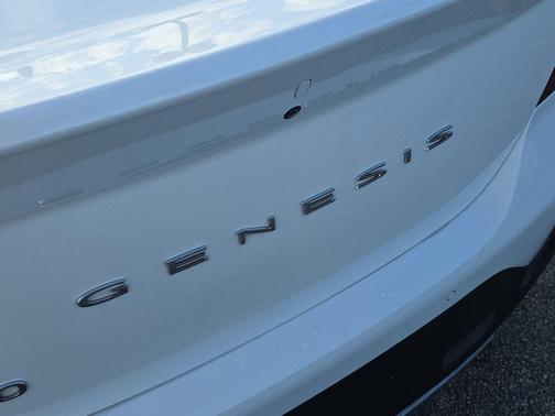 2022 Genesis G70 2.0T