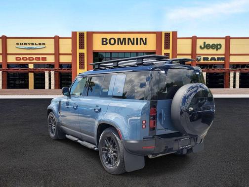 2021 Land Rover Defender 110 SE