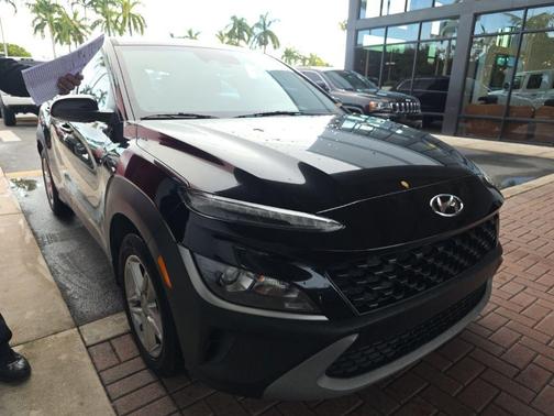 2022 Hyundai KONA SE