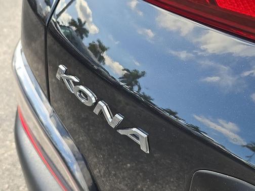 2022 Hyundai KONA SE