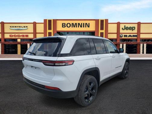 2025 Jeep Grand Cherokee Laredo
