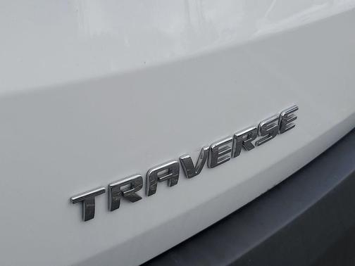 2022 Chevrolet Traverse LT Cloth