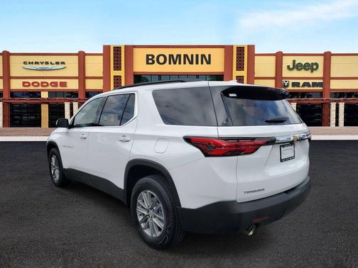 2022 Chevrolet Traverse LT Cloth