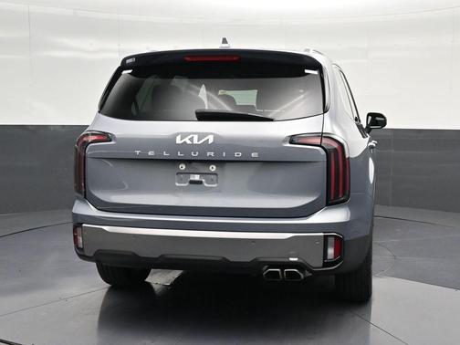 Silver 2025 Kia Telluride EX