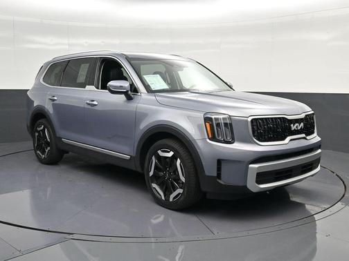 Silver 2025 Kia Telluride EX
