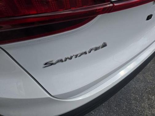 2021 Hyundai SANTA FE SE