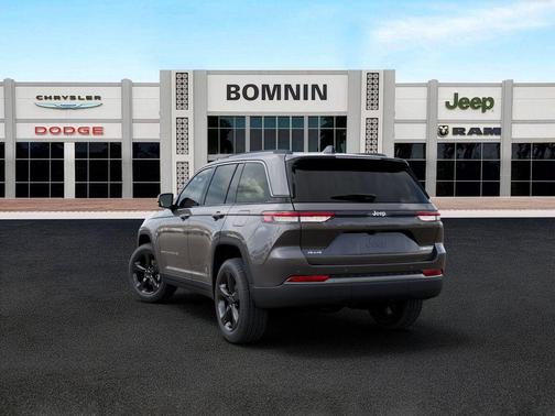 Metallic 2026 Jeep Grand Cherokee Limited