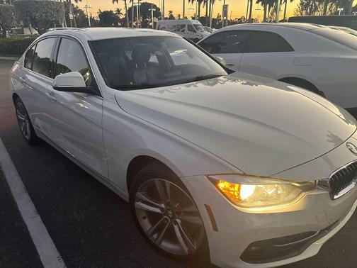2017 BMW 330 i