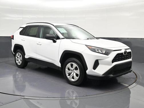 Super White 2020 Toyota RAV4 LE