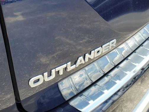 2023 Mitsubishi Outlander SEL