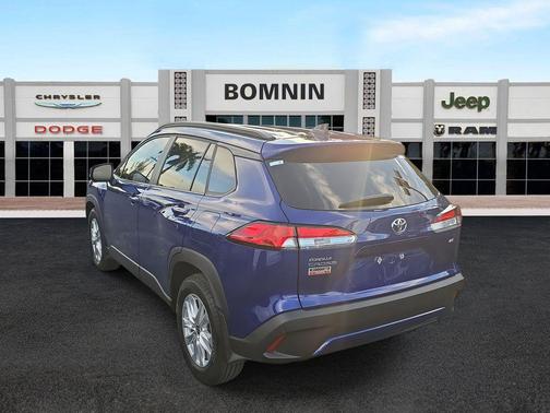 2025 Toyota Corolla Cross LE