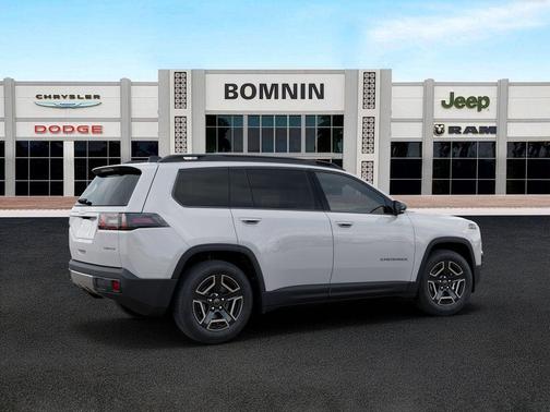 Bright White Clearcoat 2026 Jeep Cherokee LAREDO/LIMITED
