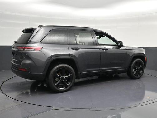 Metallic 2024 Jeep Grand Cherokee Limited