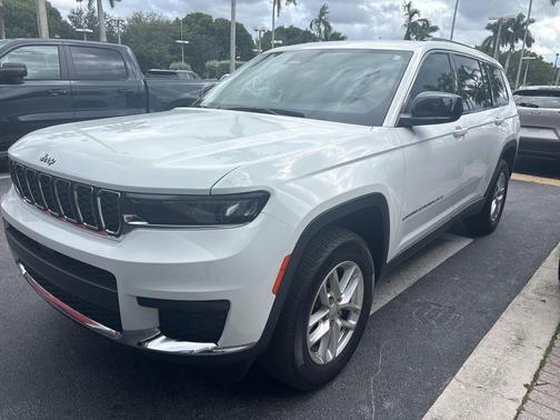 2022 Jeep Grand Cherokee L Laredo