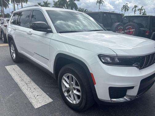 2022 Jeep Grand Cherokee L Laredo