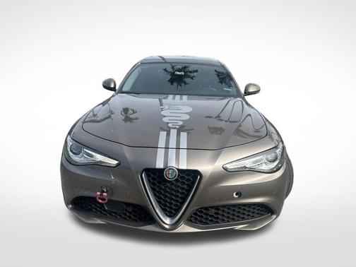 Titanium Metallic 2019 Alfa Romeo Giulia Ti