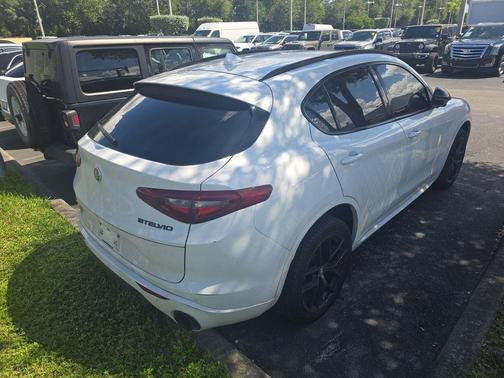 2020 Alfa Romeo Stelvio Base