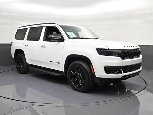 Bright White Clearcoat 2023 Jeep Wagoneer Series II