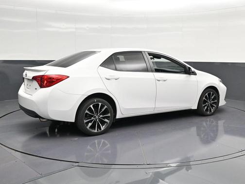Super White 2019 Toyota Corolla SE