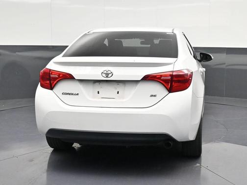 Super White 2019 Toyota Corolla SE