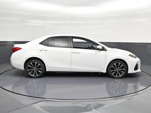 Super White 2019 Toyota Corolla SE