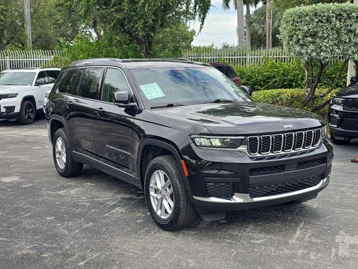 2022 Jeep Grand Cherokee L Laredo