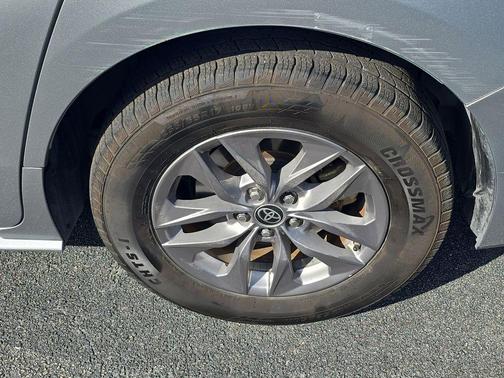 2023 Toyota Sienna LE