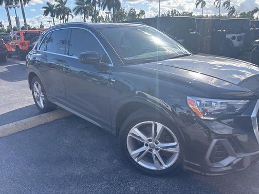 2020 Audi Q3 45 S line Premium