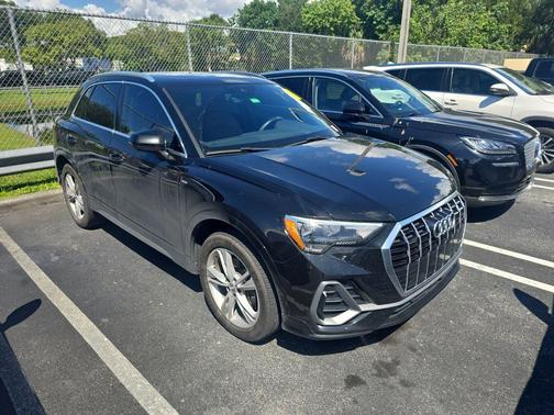 2020 Audi Q3 45 S line Premium
