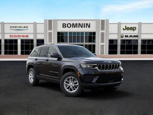 Diamond Black 2026 Jeep Grand Cherokee Laredo