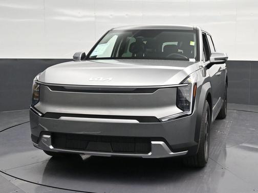 Pebble Gray 2025 Kia EV9 LIGHT