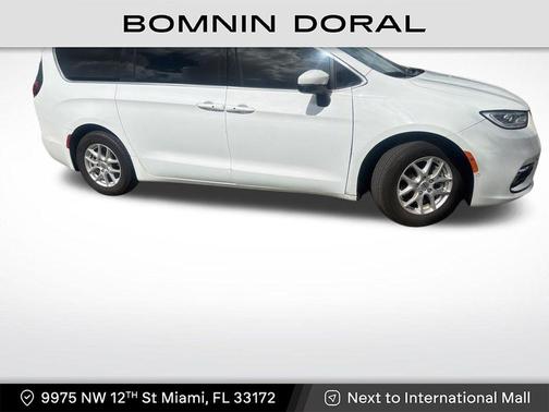 Bright White Clearcoat 2023 Chrysler Pacifica Touring-L