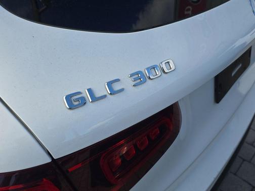 2022 Mercedes-Benz GLC 300 Base