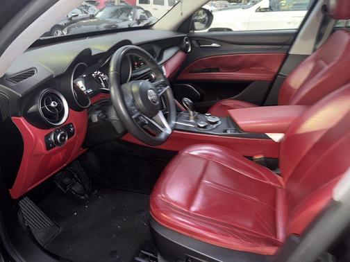 2019 Alfa Romeo Stelvio Base