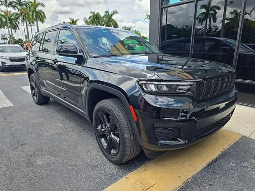 2023 Jeep Grand Cherokee L Laredo