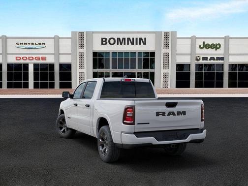 Bright White Clearcoat 2025 RAM 1500 Big Horn/Lone Star