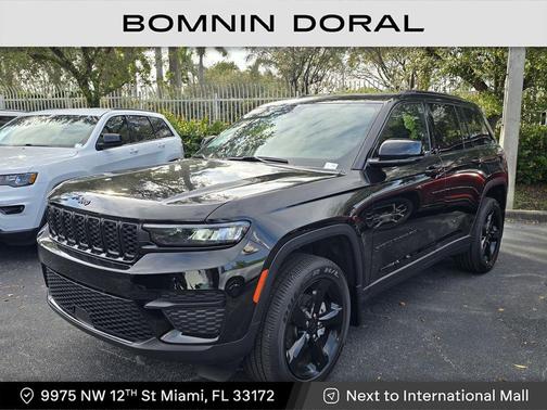 2025 Jeep Grand Cherokee Laredo