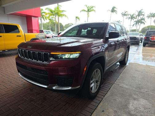 2022 Jeep Grand Cherokee L Laredo