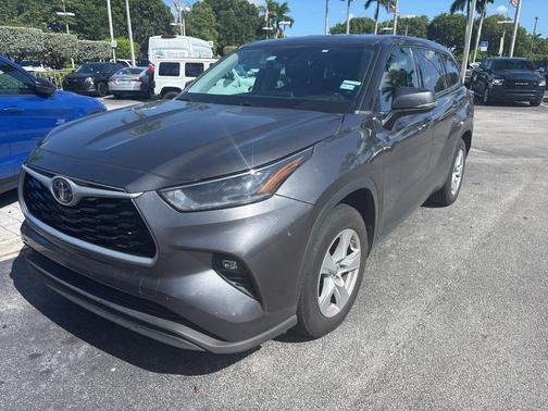 2021 Toyota Highlander LE